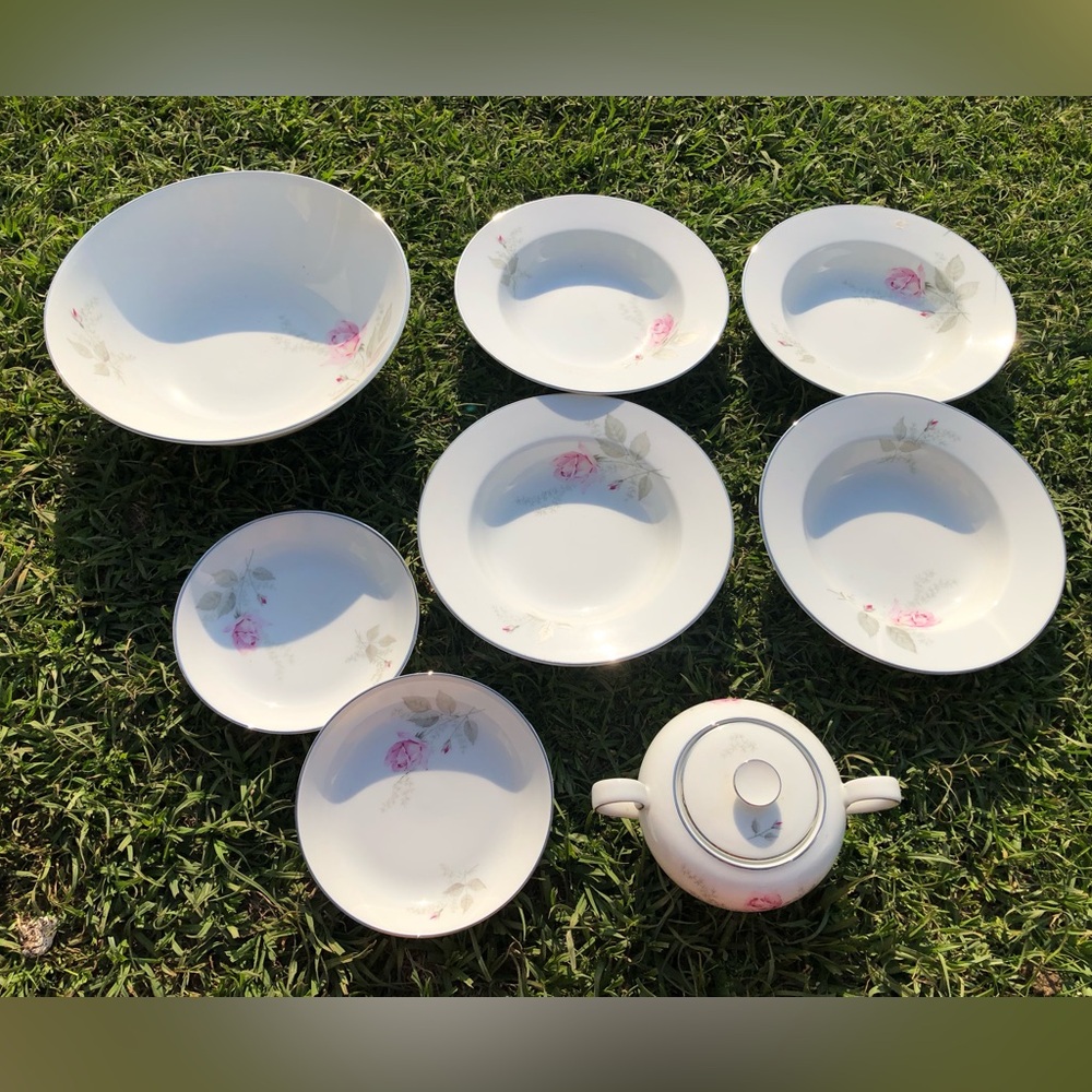 8 piece crown Bavaria Germany roses floral China set, bowls dessert plate sugar